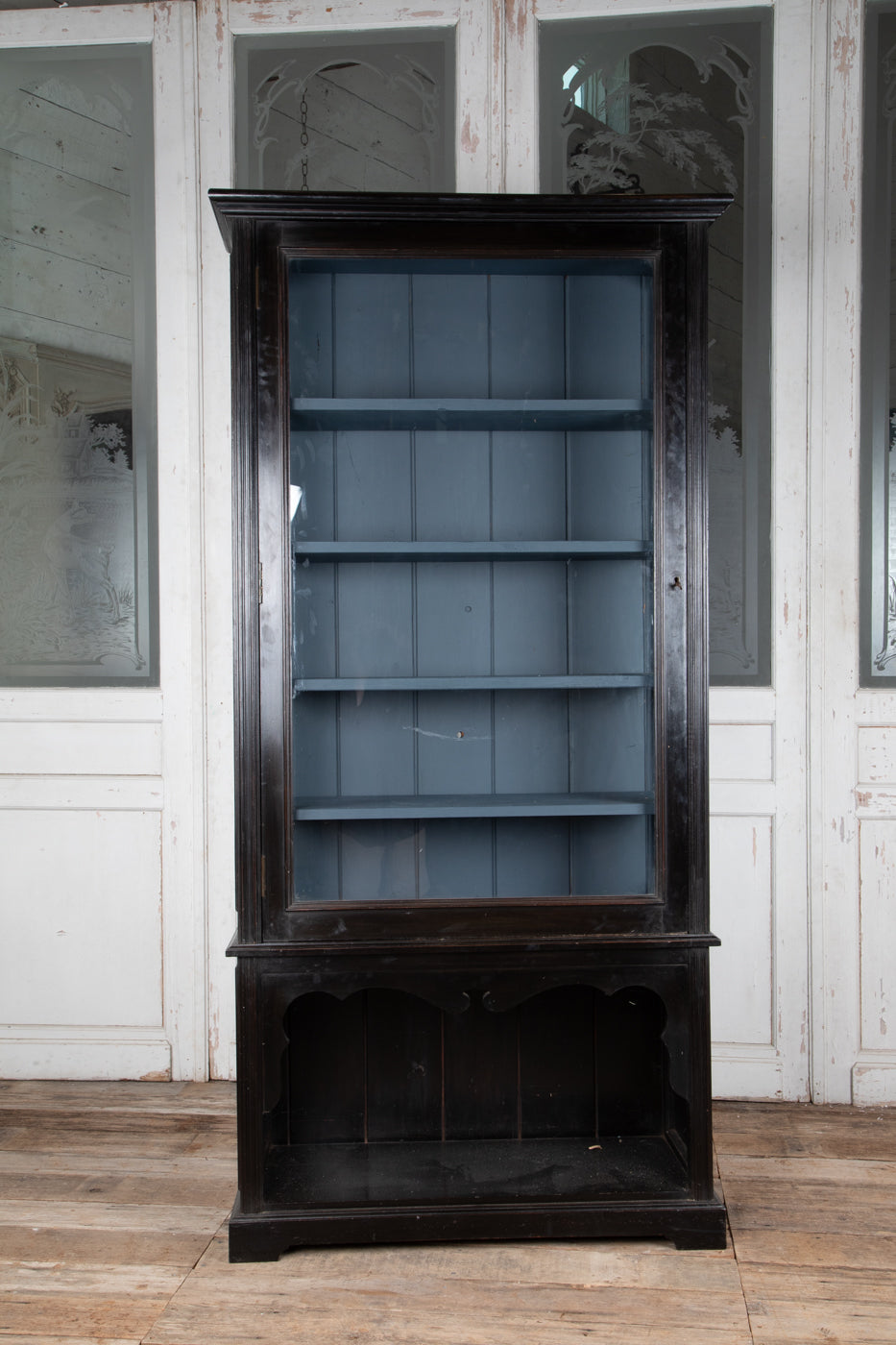 Ebonised Shop Display Fitting Cabinet