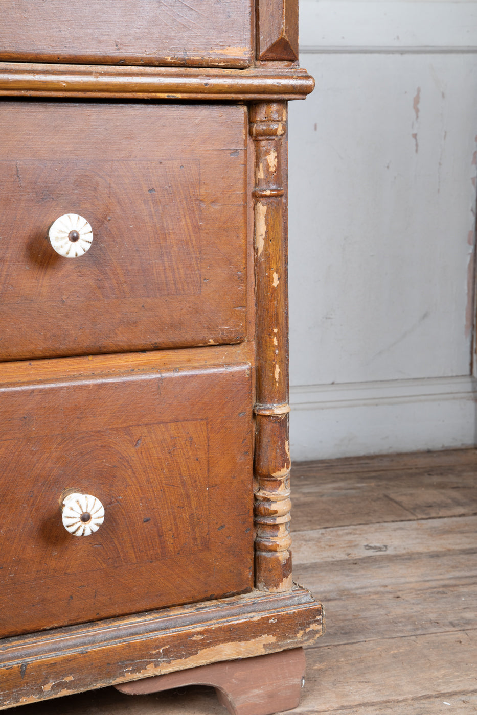 Large French 3 Drawer Dresser wish White Knobs and Light Top