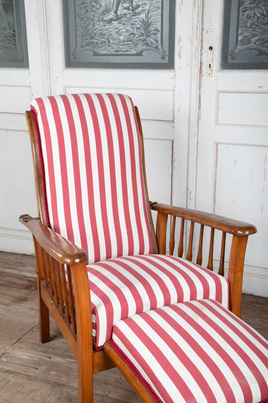 French Morris Reclining Chair with Cushions