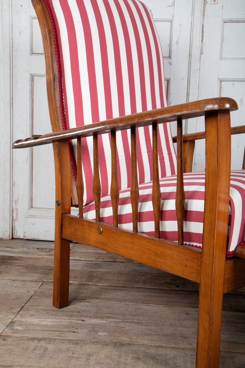 French Morris Reclining Chair with Cushions